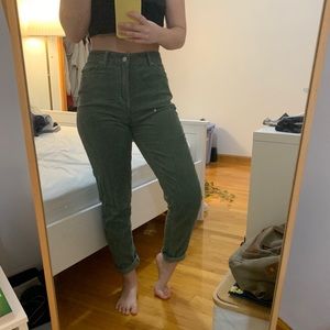 [NWOT] BDG High Waisted Mom Corduroy Pants